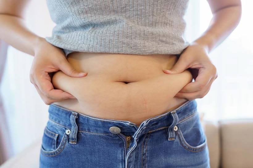 Señal #4: El bajón de energía y la inflamación al día siguiente